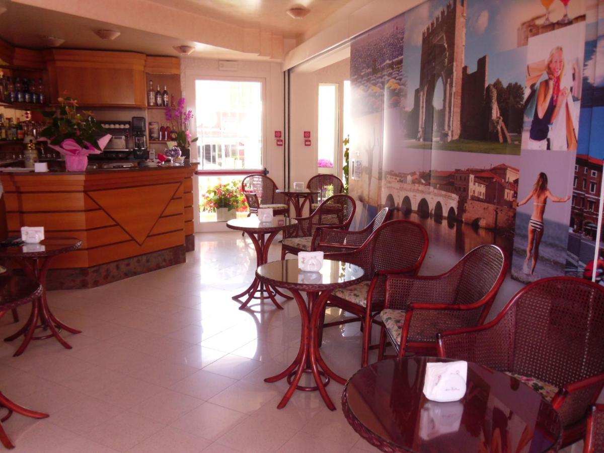 Hotel Driade Sul Mare ริมินี ภายนอก รูปภาพ