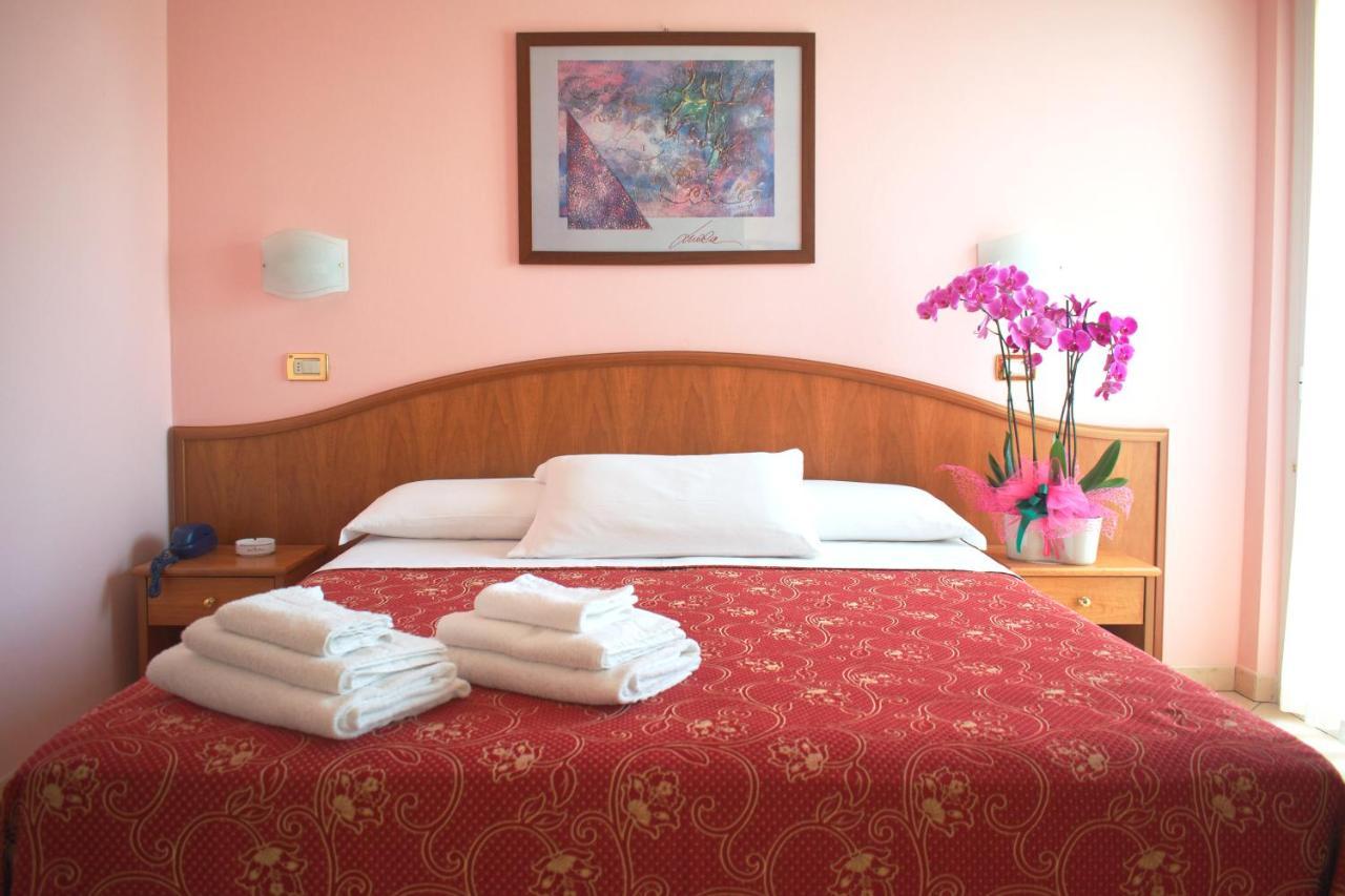 Hotel Driade Sul Mare ริมินี ภายนอก รูปภาพ
