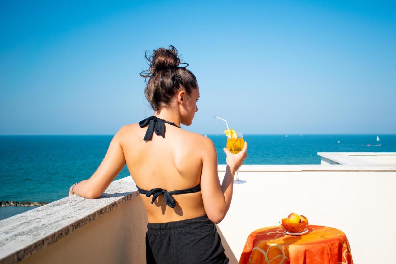 Hotel Driade Sul Mare ริมินี ภายนอก รูปภาพ