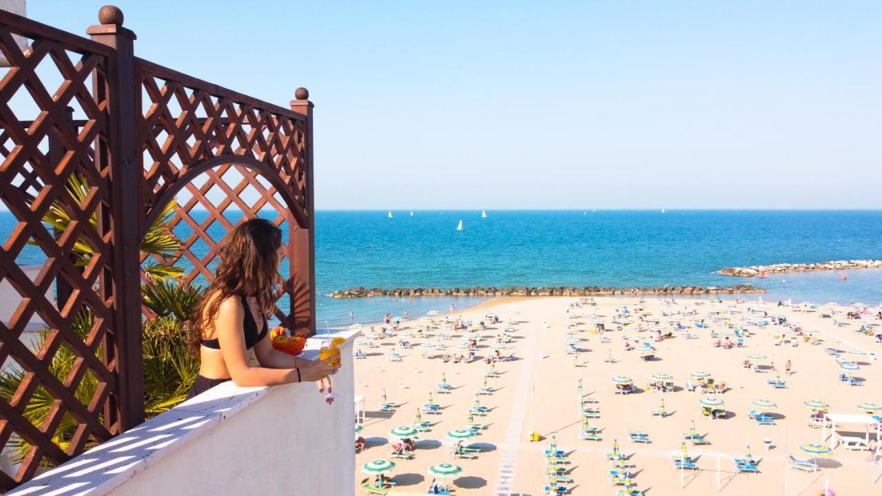 Hotel Driade Sul Mare ริมินี ภายนอก รูปภาพ